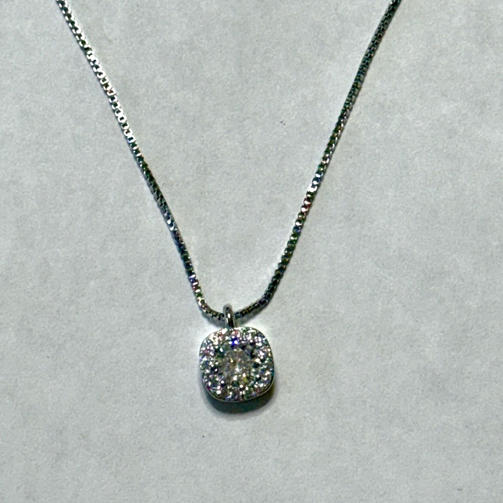 Silver Tone Cubic Zirconia Pendant With Chain Necklace New - Picture 6 of 8